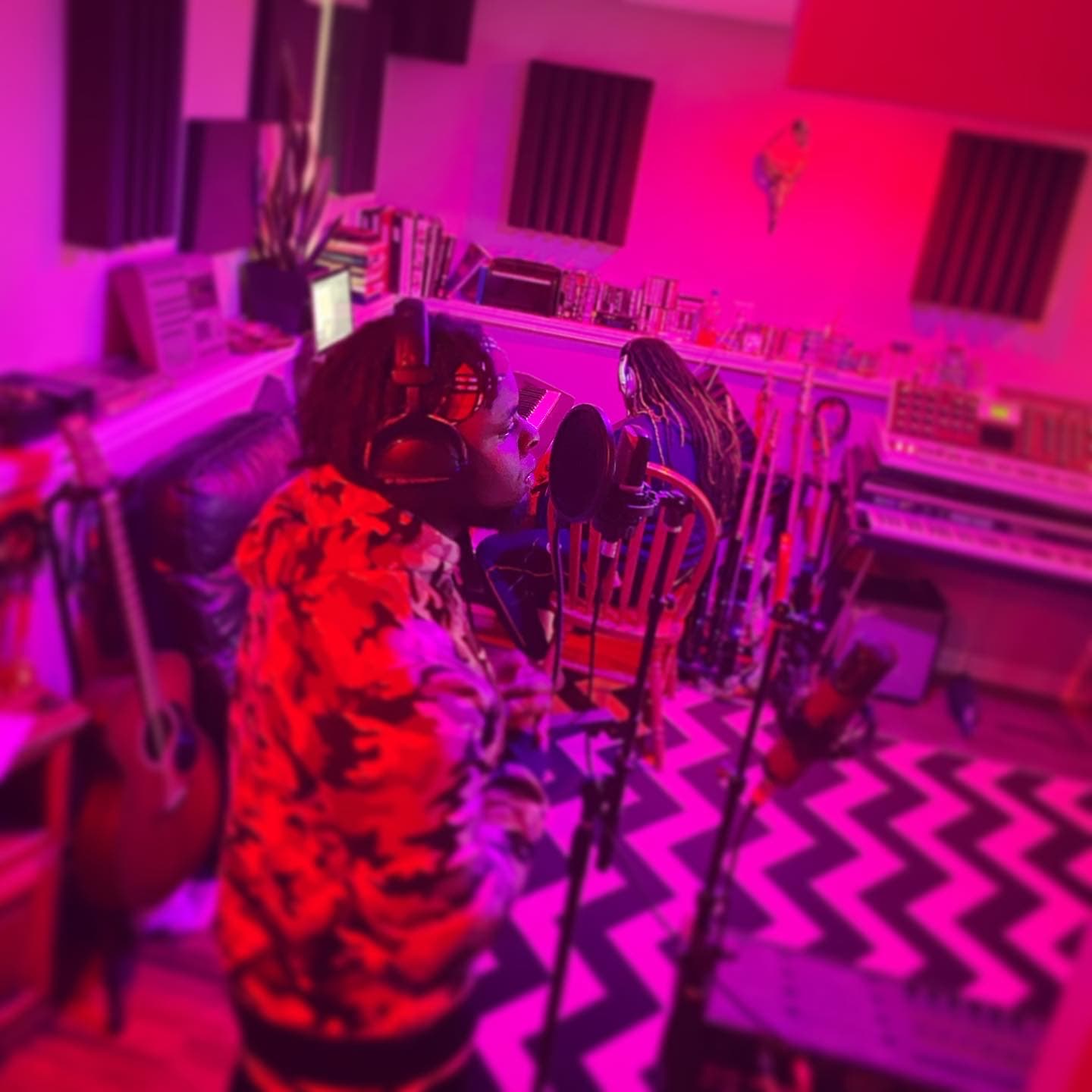 T in Studio